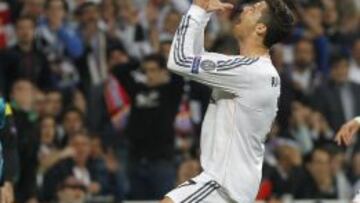 Cristiano se lamenta por la ocasión fallada con 1-0.