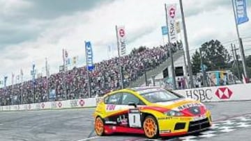 <b>SIN RIVALES. </b>Los Seat León TDi dominaron la cita inaugural del certamen. En la imagen, Yvan Muller.