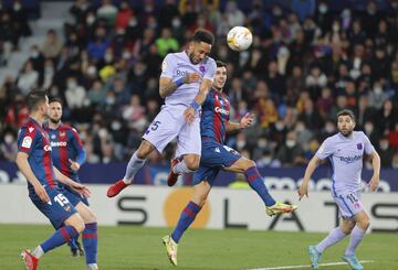 El 1-1 lleg¨® con un cabezazo de Aubameyang.