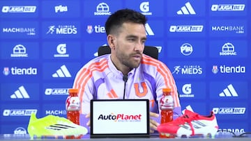 La pregunta que desató el enojo de Zaldivia en plena conferencia de prensa de la U: esta fue su reacción