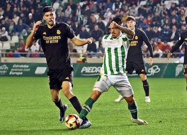 Ania, contra la pantalla de año nuevo