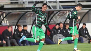 Renato Tapia celebra un gol en la victoria del Feyenoord sobre el Sparta Rotterdam.