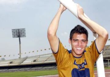 Moreno debutó con los Pumas en 2005. Ahí se convirtió en un referente y dio el salto al fútbol de Europa.