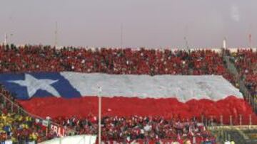 Hinchas de Chile durante el duelo por Clasificatorias