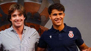 De derecha a izquierda: Manzanera y Larios