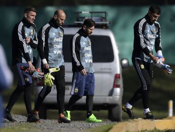 Por primera vez, Franco Armani entrenó con la Selección Argentina en Ezeiza al lado de Willy Caballero y Nahuel Guzmán. Sueño cumplido para el portero de River que en 6 meses se ganó su cupo a Rusia y podría ser titular del equipo de Sampaoli.