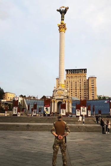 Akiles, contratista militar: “Un día en Ucrania, con 120 impactos cayendo sobre tu posición, no vale 3.000 euros”