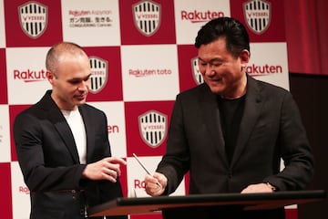 La presentación de Andrés Iniesta con el Vissel Kobe en imágenes