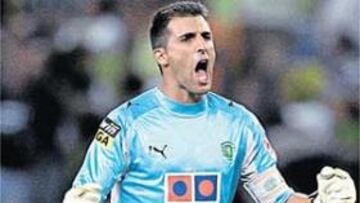 <b>HÉROE. </b>Ricardo saltó a la fama en la Eurocopa de Portugal 2004.