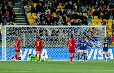 Las niponas celebran el tanto de Hinata Miyazawa.