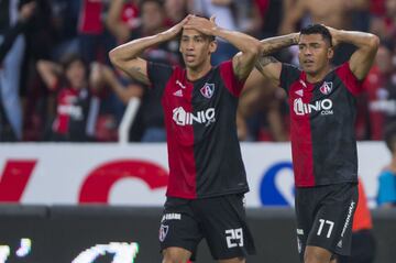 Atlas entregó uno de sus mejores partidos en mucho tiempo, frente a un Querétaro que decepcionó en su primer partido bajo el mando de Rafael Puente del Río. Los Rojinegros estrellaron tres remates en el poste, fallaron un penal, les fue anulado un gol en los minutos finales y convirtieron a Tiago Volpi en figura, todo en una noche triste en el estadio Jalisco.