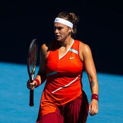 Sabalenka vuelve a sufrir y Cornet sigue en una nube