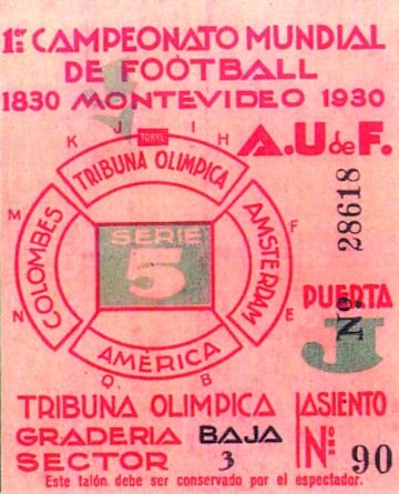 El 30 de julio de 1930 fue la final del Mundial de Uruguay entre los anfitriones y Argentina. Conseguir una entrada era un privilegio.