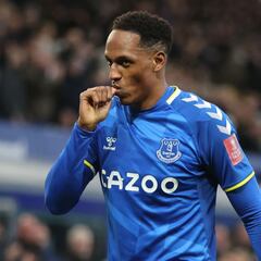 Yerry Mina anota y Everton clasifica en la FA Cup