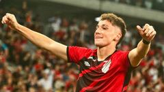 El DT chileno que definirá el futuro de Luciano Arriagada