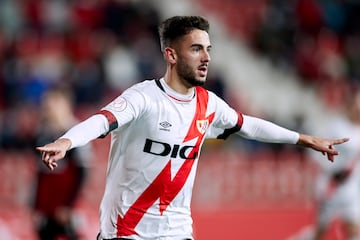 MIRANDA DE EBRO, SPAIN - JANUARY 05: Andres Martin of Rayo Vallecano celebrates after scoring his team's first goal during the round of 32 of the Copa del Rey match between CD Mirandes and Rayo Vallecano at Municipal de Anduva on January 05, 2022 in Miranda de Ebro, Spain. (Photo by Ion Alcoba/Quality Sport Images/Getty Images)