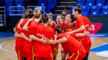 La Selección de baloncesto femenino antes de enfrentarse a Hungría en Sopron.