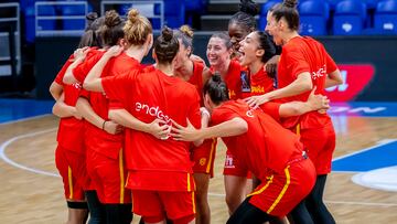 La Selección de baloncesto femenino antes de enfrentarse a Hungría en Sopron.