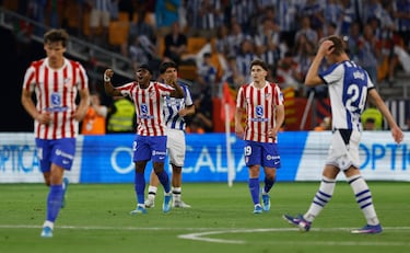 El Atlético reaccionó con rapidez. Lookman recibió dentro del área, se giró y sacó un disparo raso ajustado al palo para devolver la igualdad al marcador.