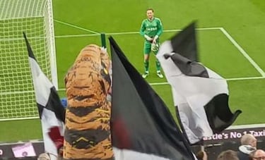 Esc¨¢ndalo en un pub con el portero titular de Inglaterra