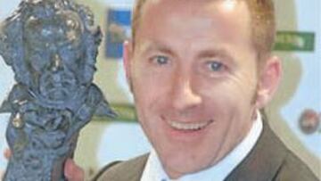 <b>GALARDONADO. </b>El periodista Antonio de la Torre con el Goya.