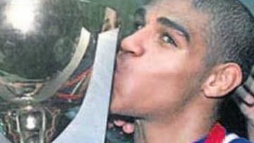 <b>PRIMEROS ÉXITOS. </b>Adriano logró el campeonato suramericano sub-20, uno de sus primeros éxitos.