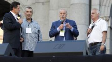 Vicente del Bosque junto a Tomás Roncero, Manolete y Pedro Pablo San Martín.