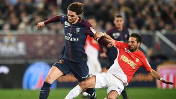 El centrocampista franc&eacute;s del PSG, Adrien Rabiot, durante un partido.