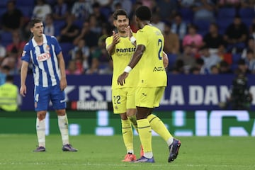 Hizo un doblete, asistido también por partida doble por Baena, que se tradujo en una victoria contra el Espanyol. El canario continúa con su racha de cuatro jornadas mojando. Su primer tanto fue un certero cabezazo y el segundo un tiro raso desde la frontal. Está de dulce.