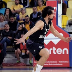 El Madrid tira de oficio ante el Granca y se acerca al liderato