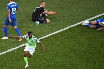 Ahmed Musa celebra el primer gol del partido.