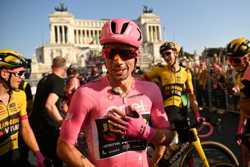 El ciclista esloveno Primoz Roglic ha conquistado su primer Giro de Italia, la cuarta gran vuelta de su palmarés. 