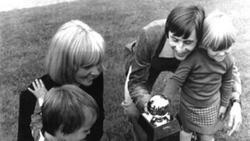 Recibió el Balón de Oro en tres ocasiones (1971, 1973 y 1974)