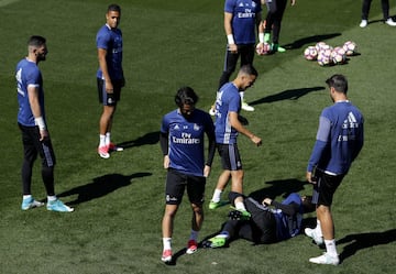 Último entrenamiento del Real Madrid antes de viajar a Málaga