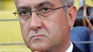 <b>DESCENSO.</B> Goyo Manzano pasará las Navidades con el Málaga en puestos de descenso.