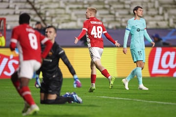 1-0. Arthur Vermeeren celebra el  primer gol que marca en el minuto 1 de partido.