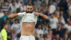 MADRID, 02/10/2022.- El delantero francés del Real Madrid, Karim Benzema, tras fallar un penalti durante el encuentro correspondiente a la séptima jornada de primera división que disputan hoy domingo frente a Osasuna en el estadio Santiago Bernabéu, en Madrid. EFE / Chema Moya.
