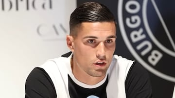 Edu Espiau, en su presentación con el Burgos.