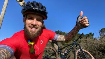 Iñigo Martínez, tras hacer deporte en el exterior