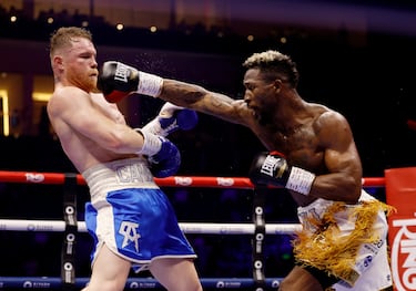 R3KAYASFQX4SSUTVM25TWZD7DA Canelo sigue siendo el rey de las 168 libras