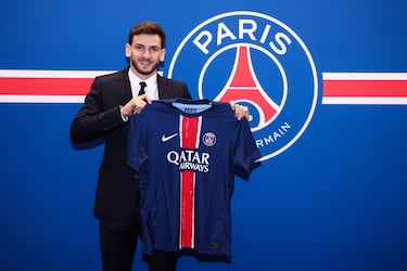Último club: SSC Nápoles | Nuevo club: París Saint-Germain FC | Coste: 70 millones de euros.