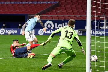 1-1. Luis Suárez, con su primer gol, empataba el partido.