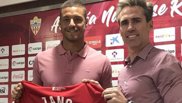 Bonn¨ªn: "Me gustar¨ªa ascender a Primera con el Almer¨ªa"