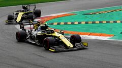 MONZA, ITALY - SEPTEMBER 08: Nico Hulkenberg of Germany driving the (27) Renault Sport Formula One Team RS19 leads Daniel Ricciardo of Australia driving the (3) Renault Sport Formula One Team RS19 on track during the F1 Grand Prix of Italy at Autodromo di