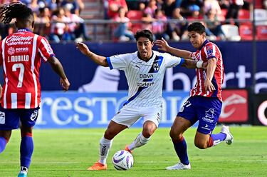 Rayados hace válida opción de compra por Omar Govea