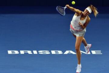 Maria Sharapova aplastó 6-0, 6-1 a Yaroslava Shvedova en segunda ronda de Brisbane.