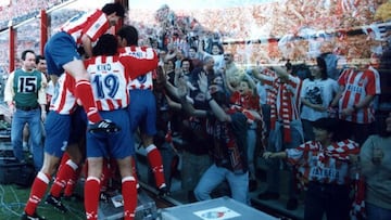 Los jugadores del Atlético celebran su gol al Salamanca en el doblete, en la antepenúltima jornada de Liga.