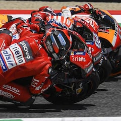 Petrucci se doctora ganando a Márquez por 43 milésimas