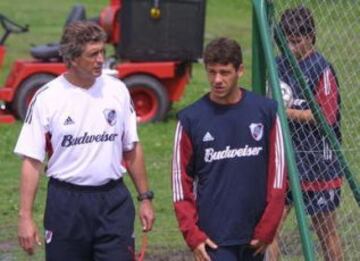 River Plate fue la primera vez en la cual Martín Demichelis y Manuel Pellegrini se encontraron. El defensa daba sus primeros pasos en el fútbol. Ganó el Clausura 2003.