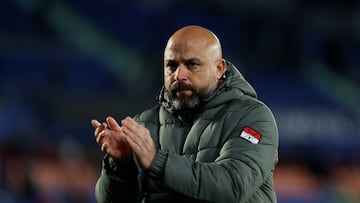 GETAFE (MADRID), 09/12/2024.- El técnico del Espanyol, Manolo González, a la finalización del partido de LaLiga EA Sports que Getafe CF y RCD Espanyol han disputado hoy lunes en el Coliseum de Getafe. EFE/Juanjo Martín